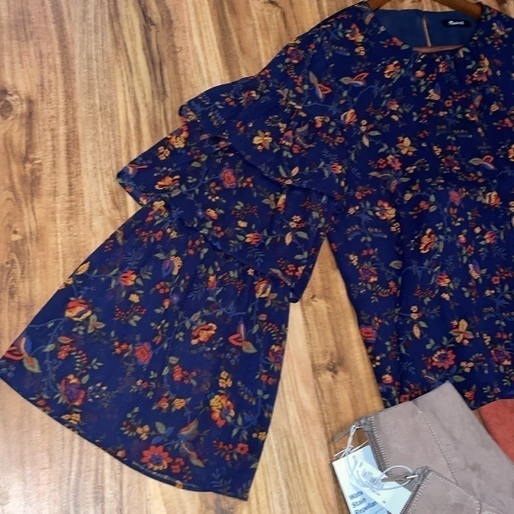 Madewell women’s blouse Large top shirt blue floral tier bell long sleeve layer - Picture 3 of 8